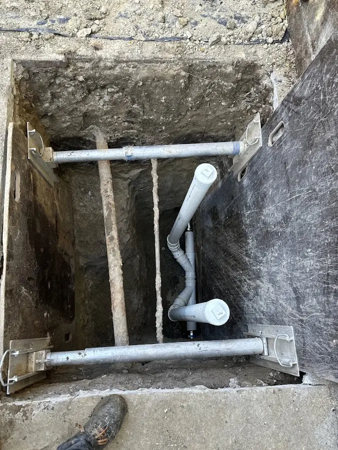 Experienced plumber completing Drain Cleaning work in South Point